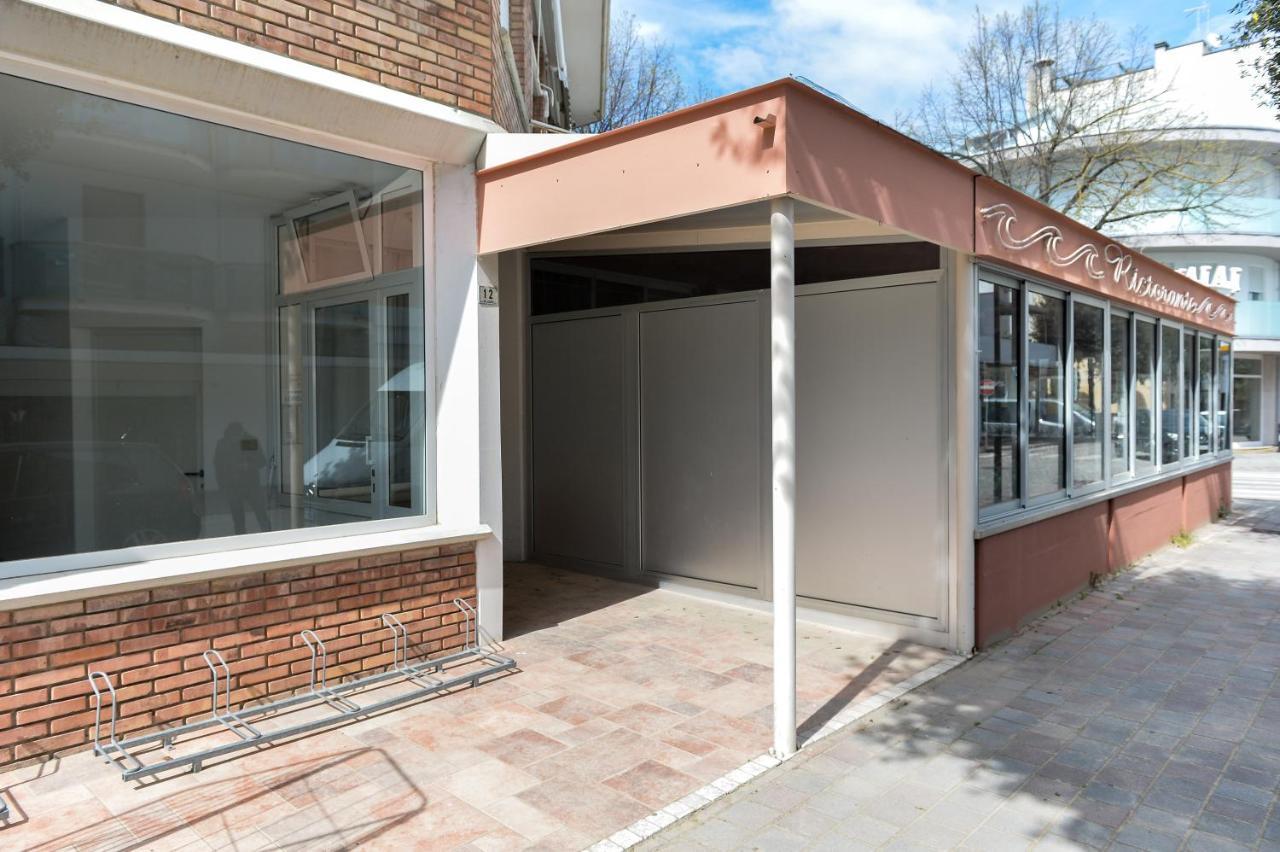 Monolocale Ombrellone Incluso Lägenhet Lignano Sabbiadoro Exteriör bild